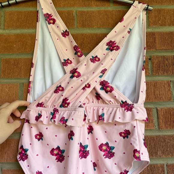 🌹 Playful Promises Floral Ruffle Swimsuit - Picture 9 of 9